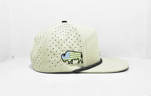 Gorro de Estilo Moderno y Cómodo, Personalizable con Logotipo, Transpirable, con Corte Láser Perforado, con Cierre a Presión y Cuerda, Fabricado en la Fábrica Injae Vina - Product Image 4