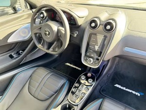 McLaren GTS Coupé 2025, Neumáticos R20, Caja de Cambios Automática, Cuero Oscuro, Motor Turbo de 4L, Certificado, Limpio y en Buen Estado, ACC, Aleación de Aluminio - Product Image 3