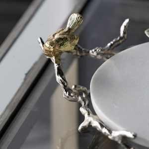 POIGNÉE D'OISEAU DE PLATEAU EN ALUMINIUM MARBRE Mirage avec incrustations en cuivre complexes et motifs en relief pour un dîner sophistiqué - Product Image 2