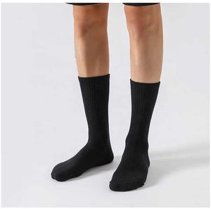 Chaussettes de sport mi-mollet pour homme en coton noir anti-odeur avec logo sur la manchette Technique tricotée pour l'automne et l'hiver - Product Image 3