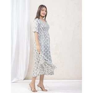 Vestido de Algodón Blanco y Morado con Cierre Decorativo, Elegante y Casual para Oficina, Transpirable, Natural, OEM/ODM Disponible para Uso en Boutiques - Product Image 5