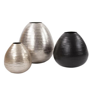 Floreros de metal de estilo popular en plata Acabado Última maceta para interior y exterior Decorativo hecho a mano - Product Image 3