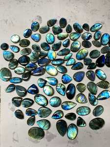 Labradorite Cabochon naturel Labradorite Gemstone Wholesale Lot Handmade Cabochon Oval Pear Mix Shapes Gemstones For jewelry. - Product Image 5