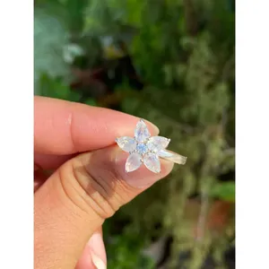 Bague florale en argent 925 avec pierre de lune arc-en-ciel, incrustation de pierres précieuses tendance pour fiançailles, motif en forme de main plaqué or rose, taille unique - Product Image 2