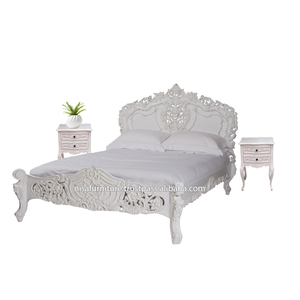 เตียงโรโคโคสีขาวขนาดควีนไซส์สไตล์ฝรั่งเศสไม้เนื้อแข็งไม้มะฮอกกานีแกะสลักศิลปะเฟอร์นิเจอร์ห้องนอนดีไซน์ยุโรปโบราณ - Product Image 1