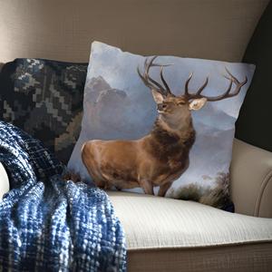Coussin turc à imprimé cerf sauvage - Décoration de maison côtière, coussin de sol doux, 18"x18" - 45x45 cm - Product Image 3