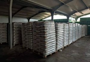 Granulés de biomasse de bois premium, sciure de bois, faible teneur en cendres, haute valeur calorifique, combustible renouvelable à combustion propre, sac pour poêles, chaudières, fours - Product Image 6