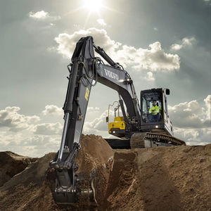 MACHINE DE CONSTRUCTION COMPACTE VOLVO EC200D 20 TONNES avec BENNE DE 0,8 m - Product Image 6
