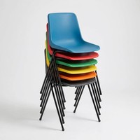 Chaise de cantine empilable en polypropylène plastique, structure en acier chromé, revêtement en poudre, durable, légère, 8 couleurs pour restaurant