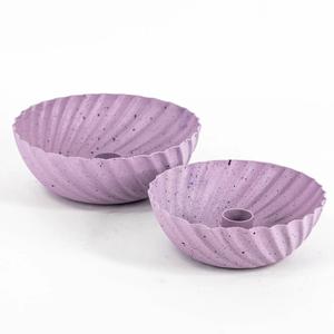 Un candelabro decorativo de hierro en color blanco, diseñado para la decoración del hogar - Product Image 3