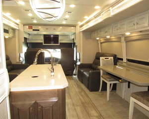 2025 2024 2023 Used Motorhome F-l-e-e-t-w-o-o-d D-I-S-C-O-V-E-R-Y L-X-E 36HQ Rvs Camper Motorhomes Travel Trailer - Product Image 3