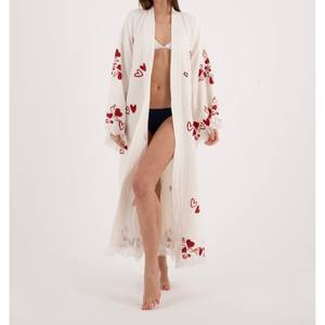 Kimono long pour femme, silhouette fluide et douce, coupe décontractée, conçu pour des looks contemporains et facile à assortir. - Product Image 3