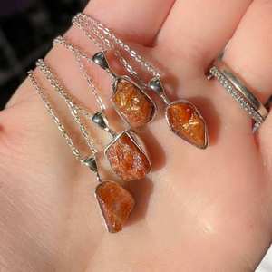 Proveedor Mayorista de Colgantes de Calcedonia Acuática con Baño de Oro Vintage y Latón Chapado en Rodio, Collar con Dije, Joyería Unisex - Product Image 6