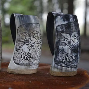 Taza de cuerno hecha a mano por Humayun World Crafts, vasos únicos, duraderos y auténticos para cada ocasión - Product Image 1