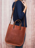 Sac fourre-tout décontracté en cuir véritable pour femme, style vintage élégant et minimaliste, avec logo personnalisé, durable, pour usage quotidien, couleur unie, portable