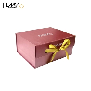 Caja de regalo magnética plegable personalizada con asa de cinta, caja de embalaje mate de lujo para lencería, medias de seda, ropa de dormir, pijamas. - Product Image 1