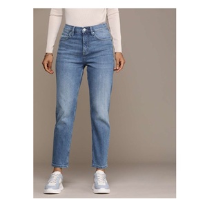 Jeans de maman à coupe décontractée à la demande à porter au quotidien, parfaits pour le bureau et les sorties, disponibles à un prix abordable - Product Image 1