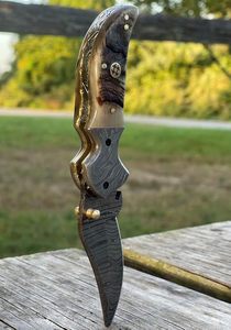 Cuchillo de Bolsillo Plegable de Acero de Damasco Hecho a Mano Personalizado, Diseño OEM, Bloqueo Trasero, Hoja Plegable Alemana para Caza, Cuerno de Carnero - Product Image 3
