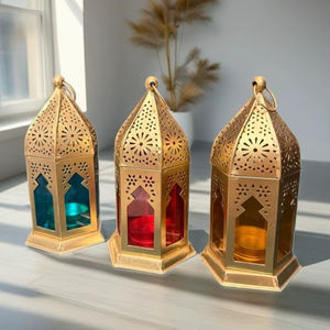 Lanterne en fer et verre recyclé fait à la main dans de nombreuses couleurs, petite lanterne marocaine, mini lanterne en verre, lanterne chauffe-plat marocaine - Product Image 1
