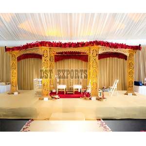 Mandap de Madera con Pilares de Ganesha para Bodas Gujarati Reales, Éxito de Ventas en EE. UU., Mandapam Dorado del Sur de la India en Oferta, Evento en Washington - Product Image 1