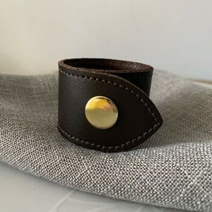 Ronds de serviette en cuir vintage fabriqués à la main pour les dîners à thème d'automne événements de vacances rustiques et installations élégantes - Product Image 1