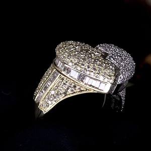 Bague de luxe Hip Hop sertie de diamants, personnalisée, en moissanite VVS taille ronde, design en forme de cœur, pour hommes et femmes - Product Image 4