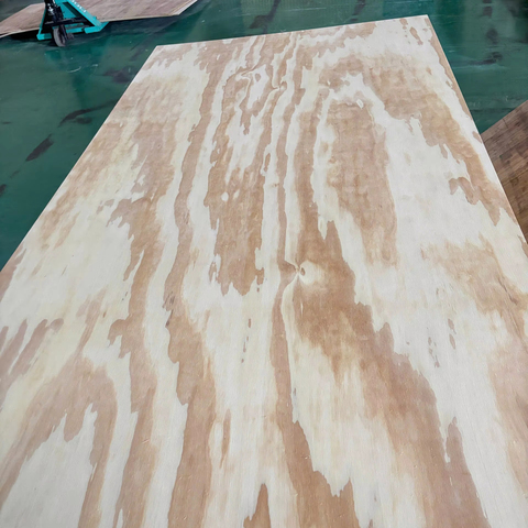 Eco-Friendly First Class Faced Pine Plywood 1220x2440mm Rubber Core E0 Standard for Bedroom Shuttering Furniture Living Room