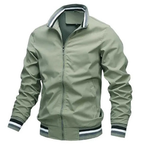 แจ็คเก็ตบอมเบอร์หนา ดีไซน์สวย สำหรับผู้ชายและผู้หญิง สีพื้น ระบายอากาศได้ดี เหมาะสำหรับฤดูหนาว บริการ OEM คอตั้ง ปิดด้านหน้า ขายส่ง - Product Image 1