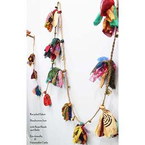 Guirnalda de Yute Hecha a Mano con Campanas en Hilo, Guirnaldas y Coronas Decorativas para Bodas - Product Image 3