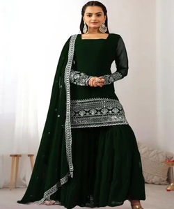 Collection de vêtements de soirée de créateur Georgette vert Occasion spéciale Vêtements indiens fantaisie pour femmes Prix de gros Vêtement ethnique Surat - Product Image 1