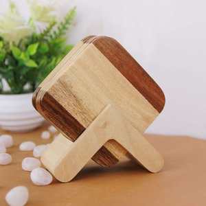 Juego de posavasos hechos a mano para té, café y bebida con soporte, juego de posavasos tallados de forma cuadrada, posavasos de nogal de cocina - Product Image 3