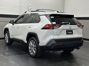 2024 toyota <span class=keywords><strong>r</strong></span> <span class=keywords><strong>v</strong></span> 4 xle פרימיום awd נקי בשימוש עם מושבי עור פנים כהה r19 צמיגים שמאל