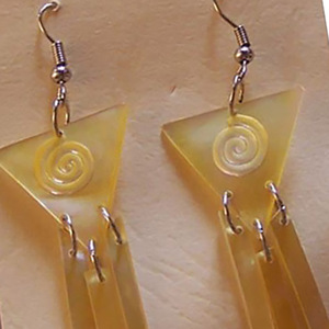 Pendientes de Concha Amarilla con Motivo de Pirámide Amarilla, Pendientes Colgantes de Acero Inoxidable - Product Image 2