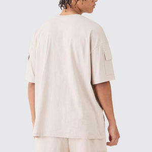 Venta caliente logotipo personalizado de gran tamaño Cargo camiseta y conjunto corto de algodón a juego para hombre conjunto de verano 2 piezas chándal camiseta pantalones cortos conjunto - Product Image 3