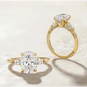 Anillo de Compromiso con Tres Diamantes de Corte Ovalado y Diseño Único para Cada Ocasión - Product Image 4