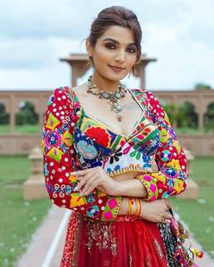 Navratri Diseñador especial Muselina Algodón Impreso digital y trabajo de espejo real Lehenga Choli y trabajo manual Trabajo de encaje Borde Dupatta - Product Image 2