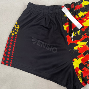 Pantalones cortos informales de rugby para mujer con diseño de impresión personalizada de fabricante con bolsillos y cremalleras de tela sublimada para mujer - Product Image 2