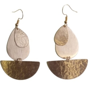 Pendientes de latón hechos a mano con nácar - diseño de moda - más vendidos - Product Image 3