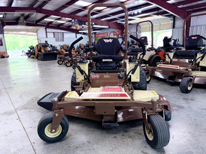 Cortacésped comercial de giro cero Grasshopper 300V EFI de 61 pulgadas, 34.5HP Kawasaki EFI MidMount, con transmisión hidráulica, modelo 2026 - Product Image 3