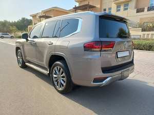 รถซีดานหรูมือสอง ปี 2023 พวงมาลัยซ้าย ขับเคลื่อนล้อหน้า เบาะหนัง ระบบควบคุมความเร็วอัตโนมัติ หลังคาซันรูฟแบบพาโนรามา กล้อง 360 องศา - Product Image 6