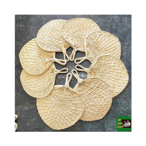 2024 Style chinois feuilles de palmier ventilateurs raphia naturel ventilateur à la main feuille de palmier portable bambou coloré ventilateur promotionnel cadeau de mariage - Product Image 1