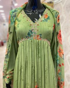 Beau haut de travail manuel coupé par Alia avec refoulé en quantité en vrac par le grossiste Fabzone - Product Image 3