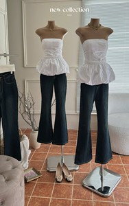 Conjunto de Top Corto sin Mangas con Corte Evase y Jeans de Mezclilla Evase Blancos OEM para Mujer, Uso Diario - Product Image 2