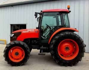 รถแทรกเตอร์ล้อยางคูโบต้า M7 4WD มือสอง/ใหม่ สำหรับงานเกษตรกรรม พร้อมแรงยึดเกาะที่ดี โครงสร้างแข็งแรงทนทาน และประสิทธิภาพที่เชื่อถือได้ - Product Image 4