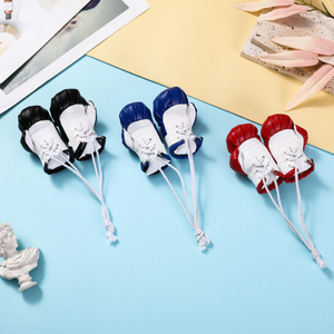 Llavero de Cuero con Mini Guantes de Boxeo Rectangulares de Alta Calidad con Logotipo Personalizado, Promocional para Automóviles - Product Image 2