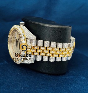 Reloj Único de Hip Hop con Dos Tonos y Moissanita, Completamente Adornado con Diamantes de Corte Brillante Redondo en Correa de Acero Inoxidable - Product Image 6