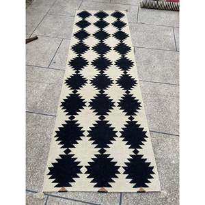 Tapis de couloir Kilim en laine tissé à la main noir et ivoire, taille personnalisée, antidérapant, design tissé - Product Image 2