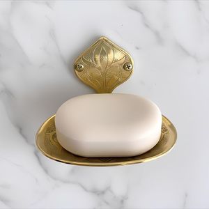 Jabonera de Pared de Latón Dorado Rosa de Lujo, Elegante Base de Mármol, Cesta de Alambre Metálico, Disponible a Precios de Mayoreo - Product Image 3