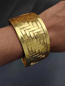 Brazalete Ancho ajustable hecho a mano de latón chapado en oro brazalete de moda joyería - Product Image 2