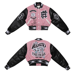 แจ็กเก็ตเบสบอลวิทยาลัยสุดชิคของผู้หญิงในหนัง PU สีชมพูและสีดำพร้อมแผ่นป้ายสัญลักษณ์ผสมที่เป็นตัวหนาเหมาะสำหรับการมีสไตล์ - Product Image 1